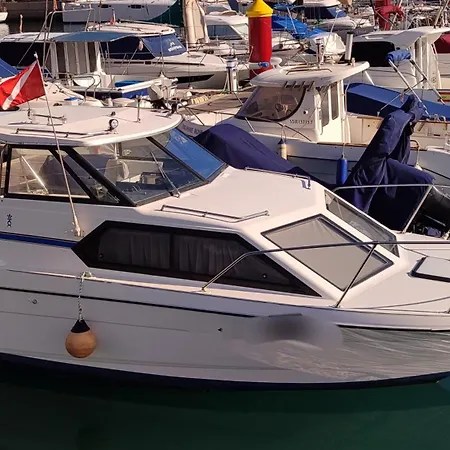 Botel Varuna En Sur De Tenerife *